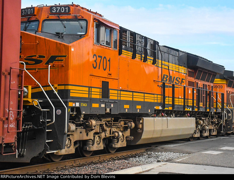 BNSF 3701